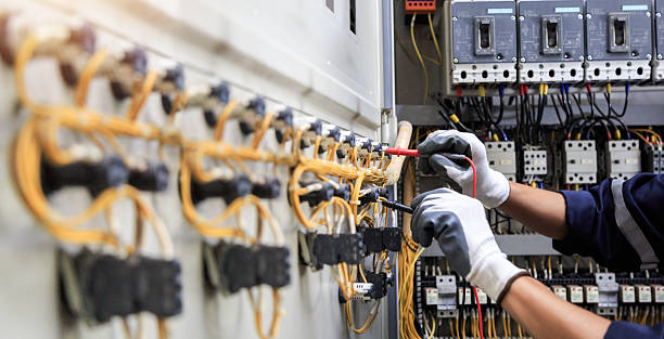 Professional Electrician technician working in Kenmore, WA